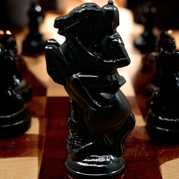 Vintage Black Knight E.S. Lowe Plastic Chess Piece 1 Replacement Part ONLY READ - Picture 1 of 10